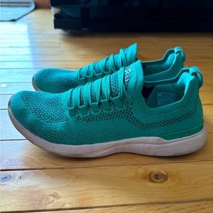 APL size 8.5 Womens TechLoom Breeze Tropical Green / Midnight Jungle / White